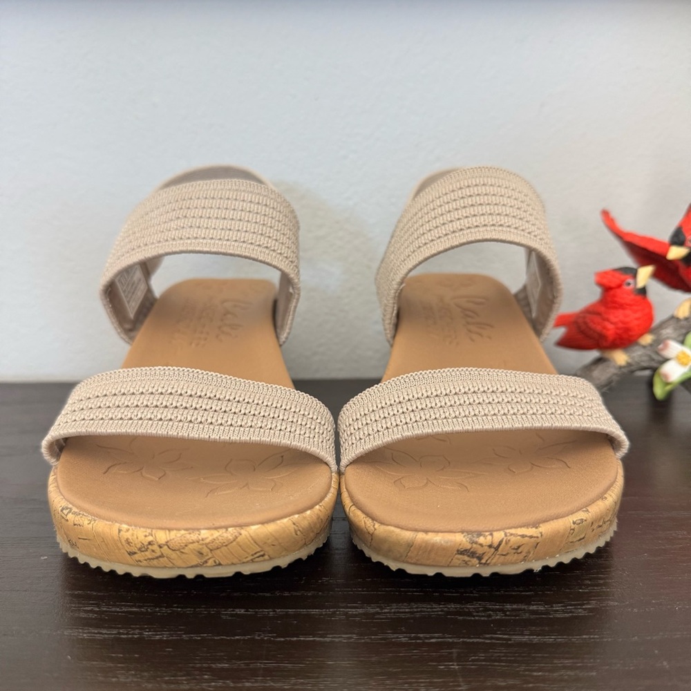 Skechers Beverlee Smitten Kitten Slingback Wedge Sandals Womens Size 8 Taupe - Picture 2 of 8